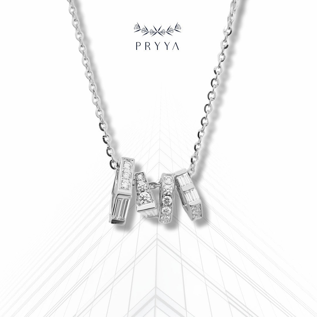 The Heroine Necklace